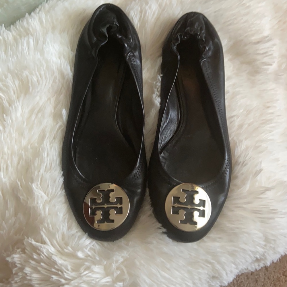 Tory Burch Reva Flats Silver Medallion